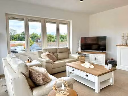 appartement rénové dans un style contemporain à oostkamp