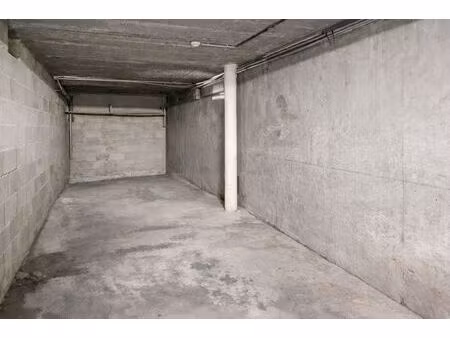 vente parking / box  27.00m²  ivry