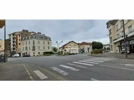 location commerce pau 64000 86m²