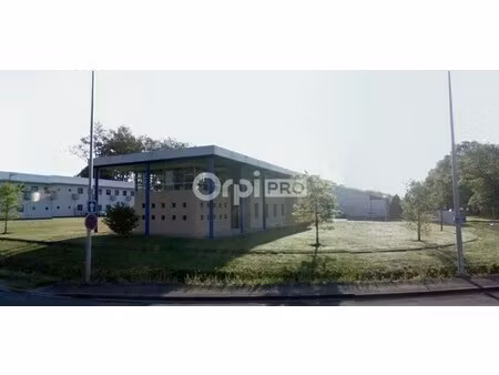 location bureaux 596 m²