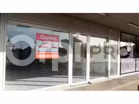 location commerce nevers 58000 70m²