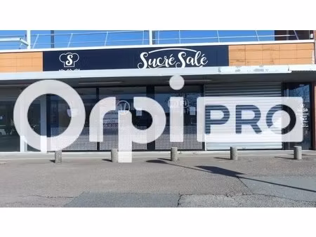 location commerce nevers 58000 207m²