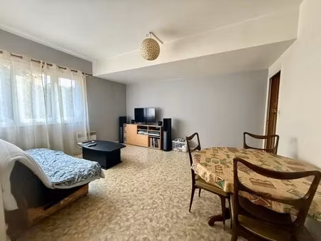 à vendre maison comprenant deux appartements loués sur montélimar