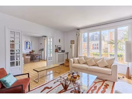appartement de luxe à louer à paris 16e : 4 400 €/mois | 129m²