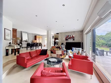 thionville - maison individuelle de 200 m2 sur 19.90 ares
