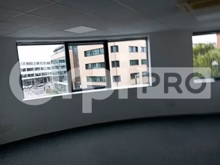 location bureaux 134 m²