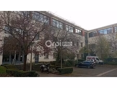 location bureaux 876 m²