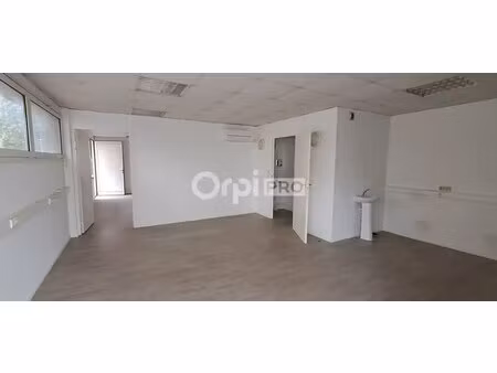 location commerce pau 64000 70m²