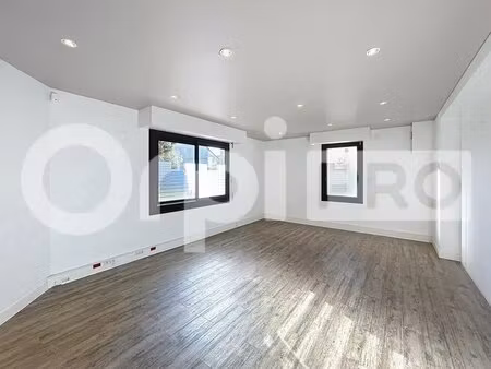 location commerce clermont 60600 52m²
