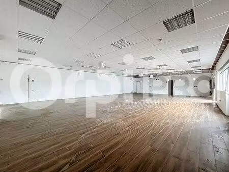 location commerce neuilly sous clermont 60290 232m²