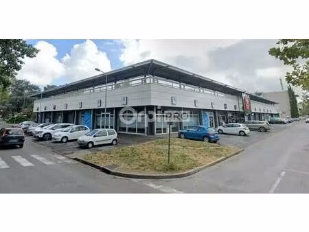 location commerce pau 64000 72m² à 144m²