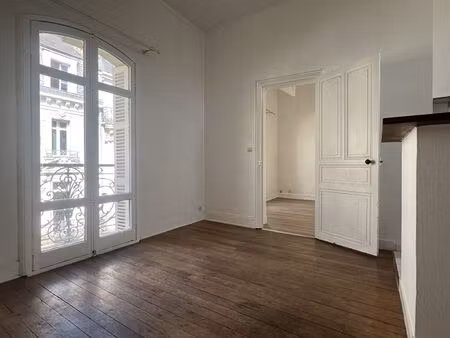 location appartement 2 pièces  30.00m²  angers