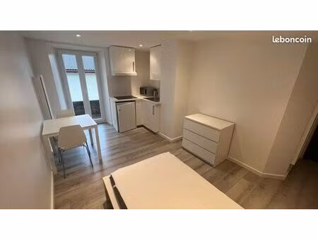 joli studio meublé 22 m2 avec petite terrasse