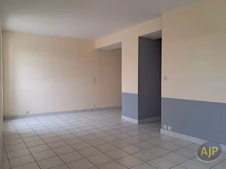 location appartement 3 pièces 57 m² à pons (17800)