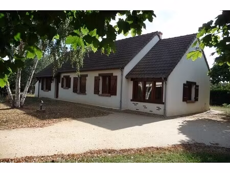 location maison 5 pièces  119.00m²  yvoy