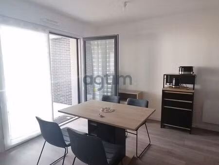 studio 1 pièce 30 m²