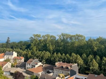 t4 de 76 m² avec balcon  cave et 2 parkings – vue pyrénées – pau