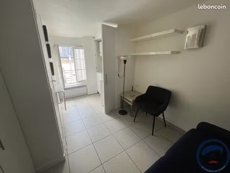 studio 1 pièce 14 m²