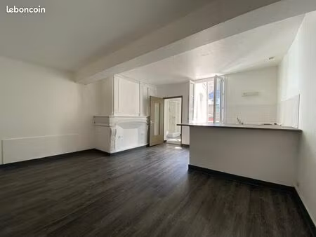 studio 1 pièce 27 m²