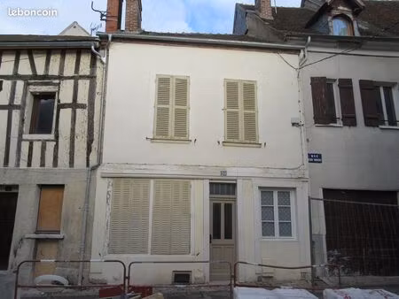 location maison de ville