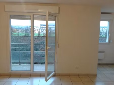 grand appartement en location 410 eur par mois à fécamp