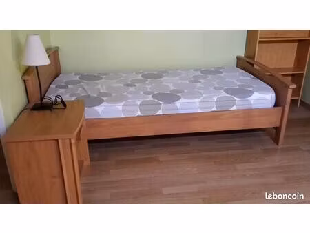 chambre meublée pour étudiant (e) uniquement