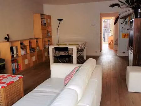 spacieux et lumineux appartement de 2 chambres au cœur de zu