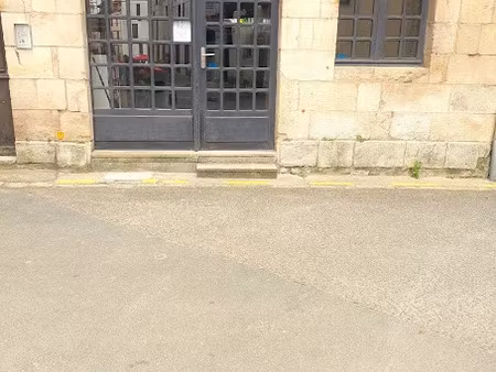 location locaux professionnels 1 pièce 54 m² à bayonne (64100)  900 €