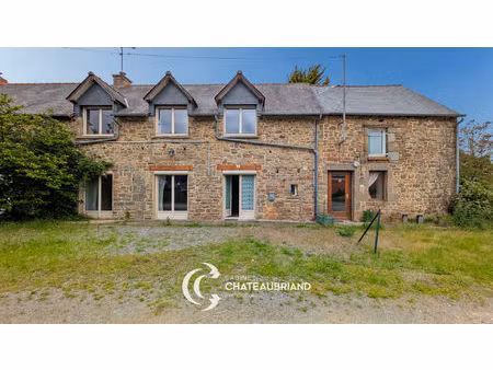 ensemble immobilier 2 maisons hangar terrain 2753 m² dingé