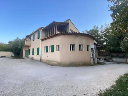 maison avec appartement t4 et local professionnel a vendre s