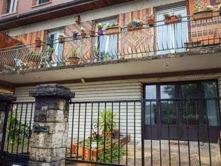 maison atypique en front de seine