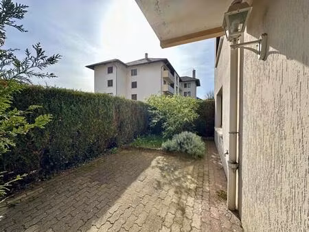 appartement 2 pièces en rez-de-chaussé