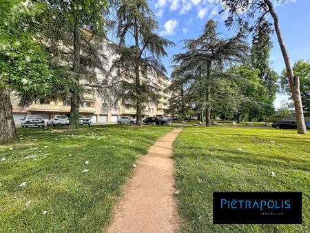 t3 lumineux vue sur parc