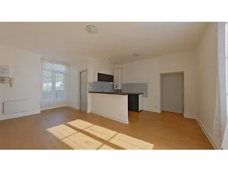 appartement t3 rdc - scorbe clairvaux