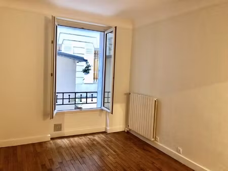 paris xvii - a louer vide - beau studio de 21 m2 - rez de chaussé sur cour - plaine moncea