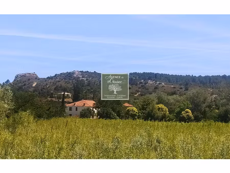 entre boulbon et tarascon propriété avec dépendances au p