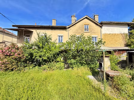 bourgoin jallieu  grande maison de ville à rénover / terrain