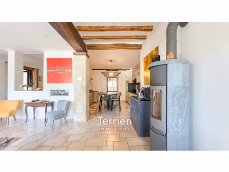 grande maison de bourg avec studio indépendant