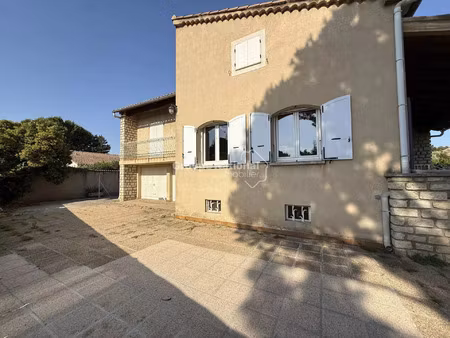 location maison 5 pièces 134 m² à châteaurenard (13160)
