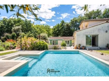 maison à 4 km d'uzès avec piscine  jardin et double garage