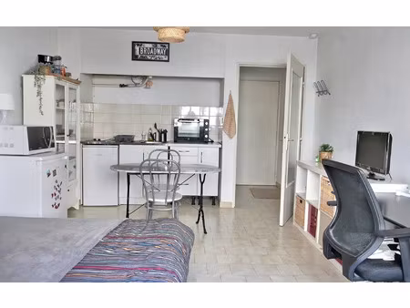 location appartement  24.11 m² t-1 à marseille 5  550 €