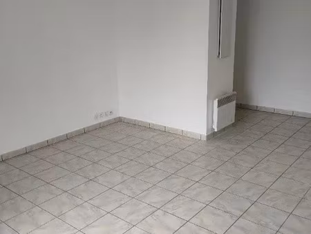 location appartement 1 pièce 44 m² à beuzeville (27210)
