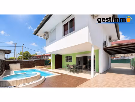 maison t4 meublée avec piscine et terrasse couverte à cayenne