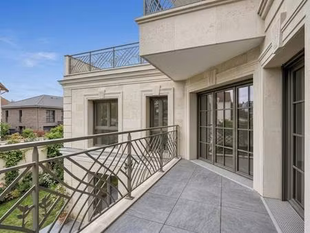 4 pieces bien agence avec balcon vue jardins