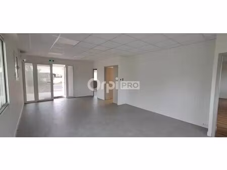 location local d’activités lons 64140 603m²