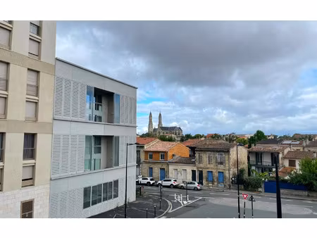 location appartement  62.76 m² t-3 à bordeaux  1 092 €