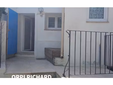 location appartement  50 m² t-2 à évenos  580 €