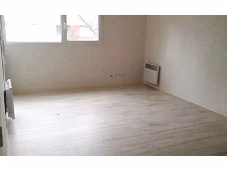 location appartement  m² t-2 à tours  555 €