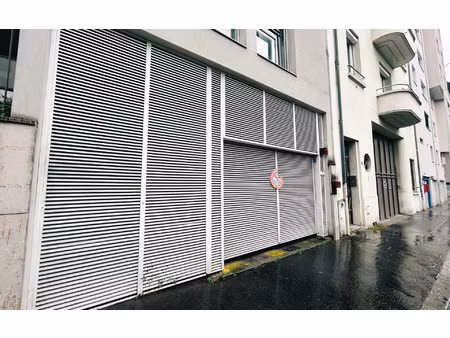 location stationnement  m² t- à lyon 3  120 €