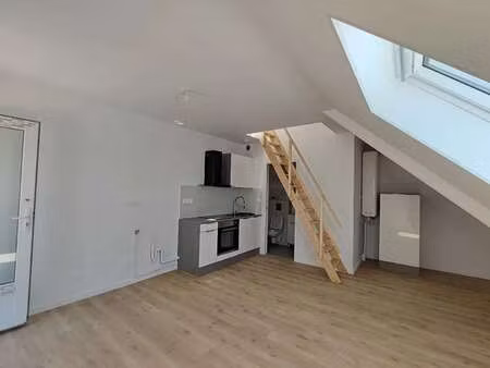 location appartement t1 à plonévez-porzay (29550) : à louer t1 / 19m² plonévez-porzay